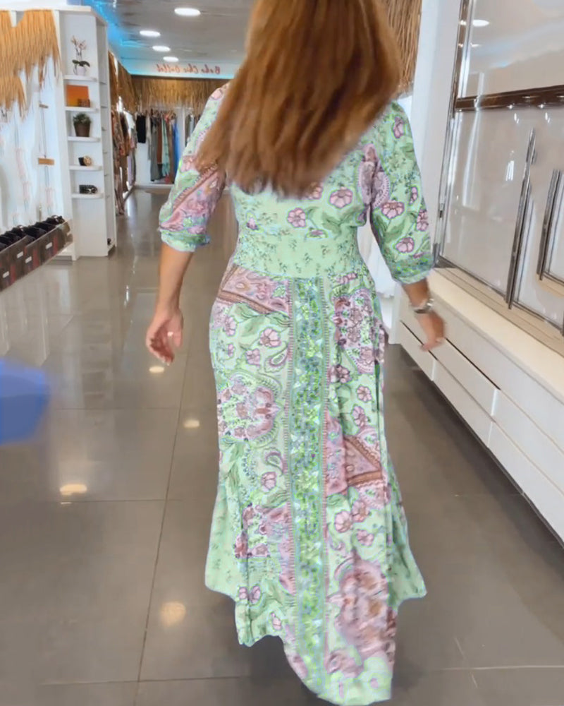 Fajna sukienka z dekoltem w serek i fasonem A