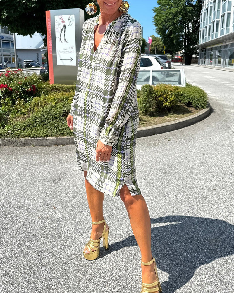 Casual sukienka z dekoltem w kształcie V i wzorem w kratę