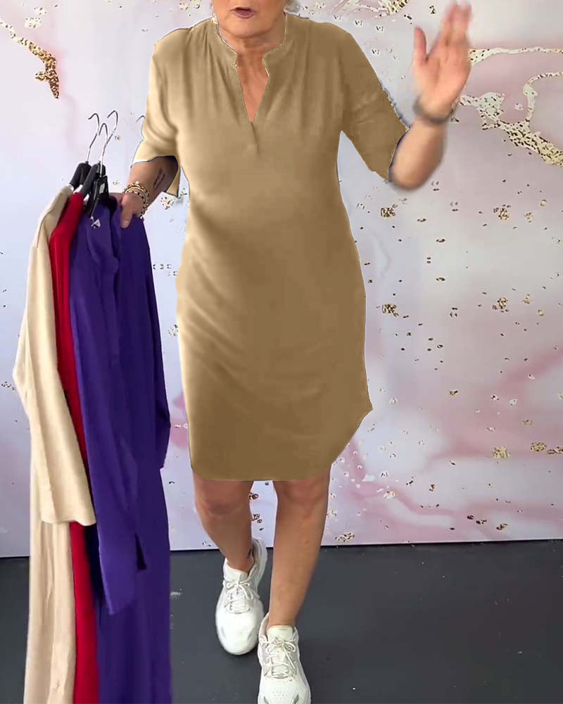 Laurynn | Sukienka w jednolitym kolorze z dekoltem w kształcie V