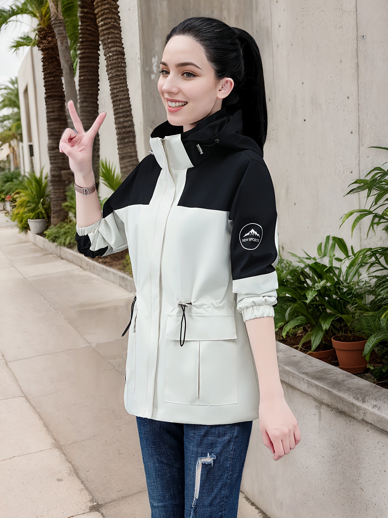 Femke | Damska casual wodoodporna kurtka outdoor z kapturem i designem w kolorowe bloki