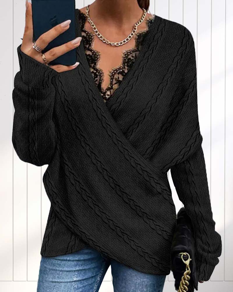 Top z koronką i dekoltem w kształcie litery V