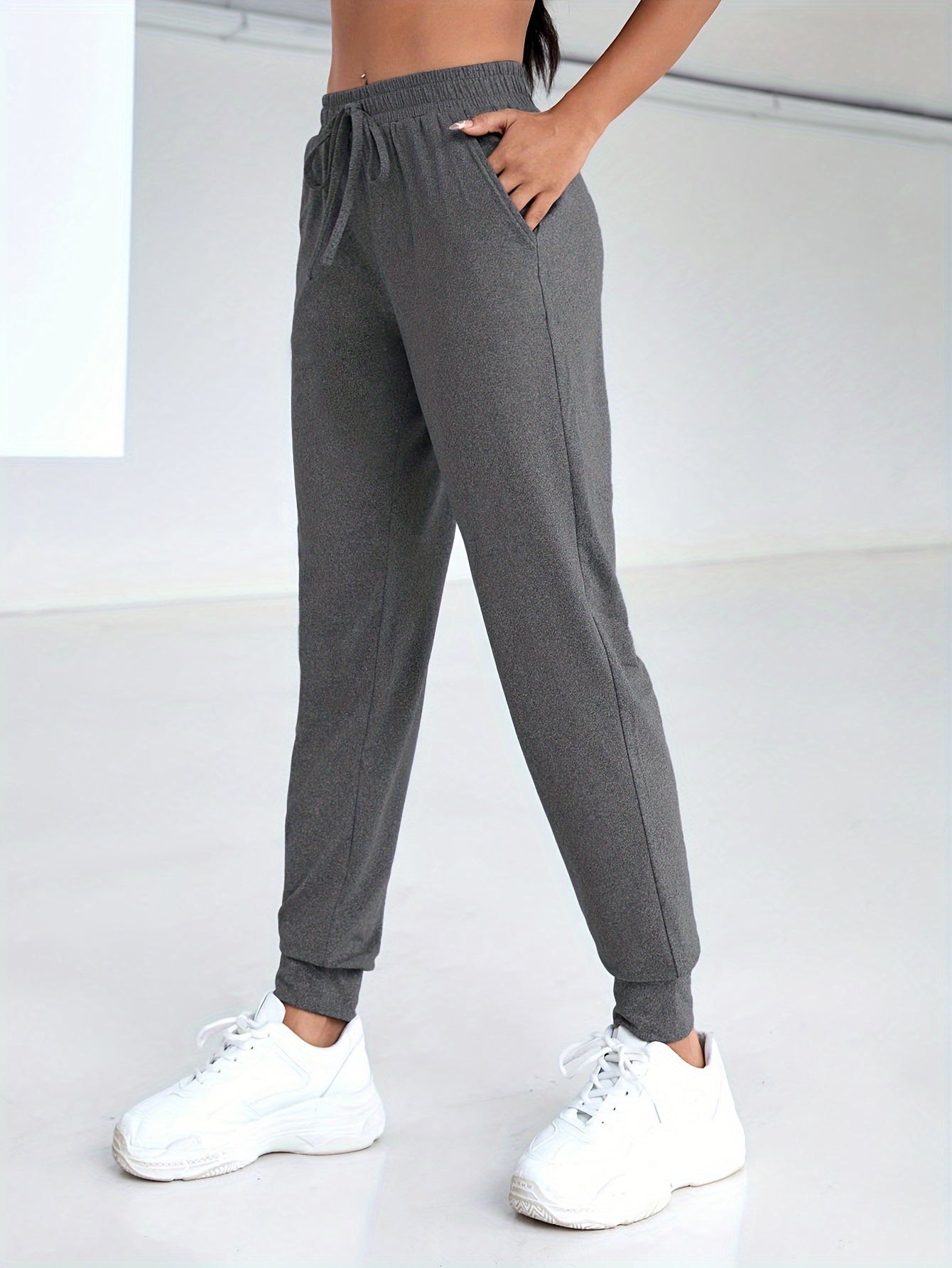 Lara | Czarnie casual spodnie sportowe z wysokim stanem i kieszeniami