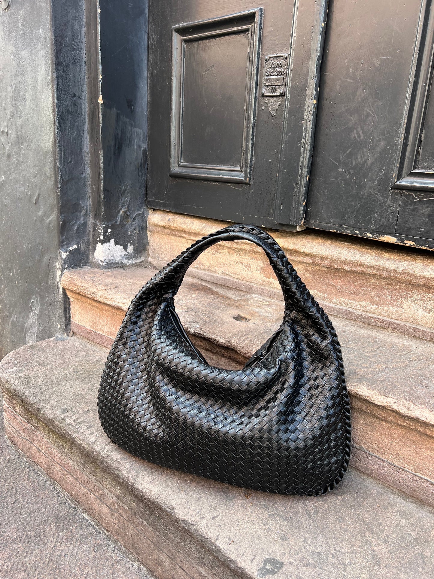Woven handbag as a must-have
