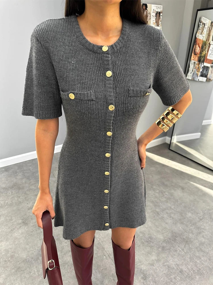 Melody™ | Elegancka sukienka mini z dzianiny z guzikami