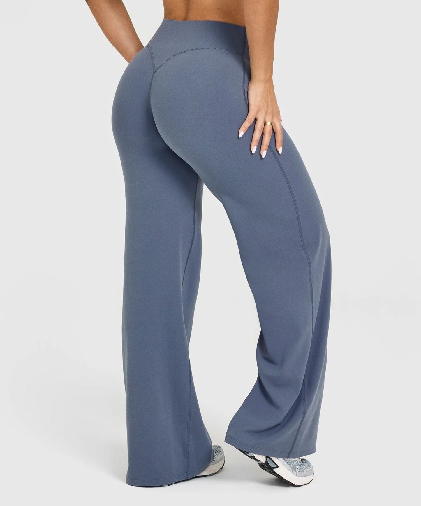 FlowFit Elite - Wyglądaj bez wysiłku elegancko, czując się jak w chmurze