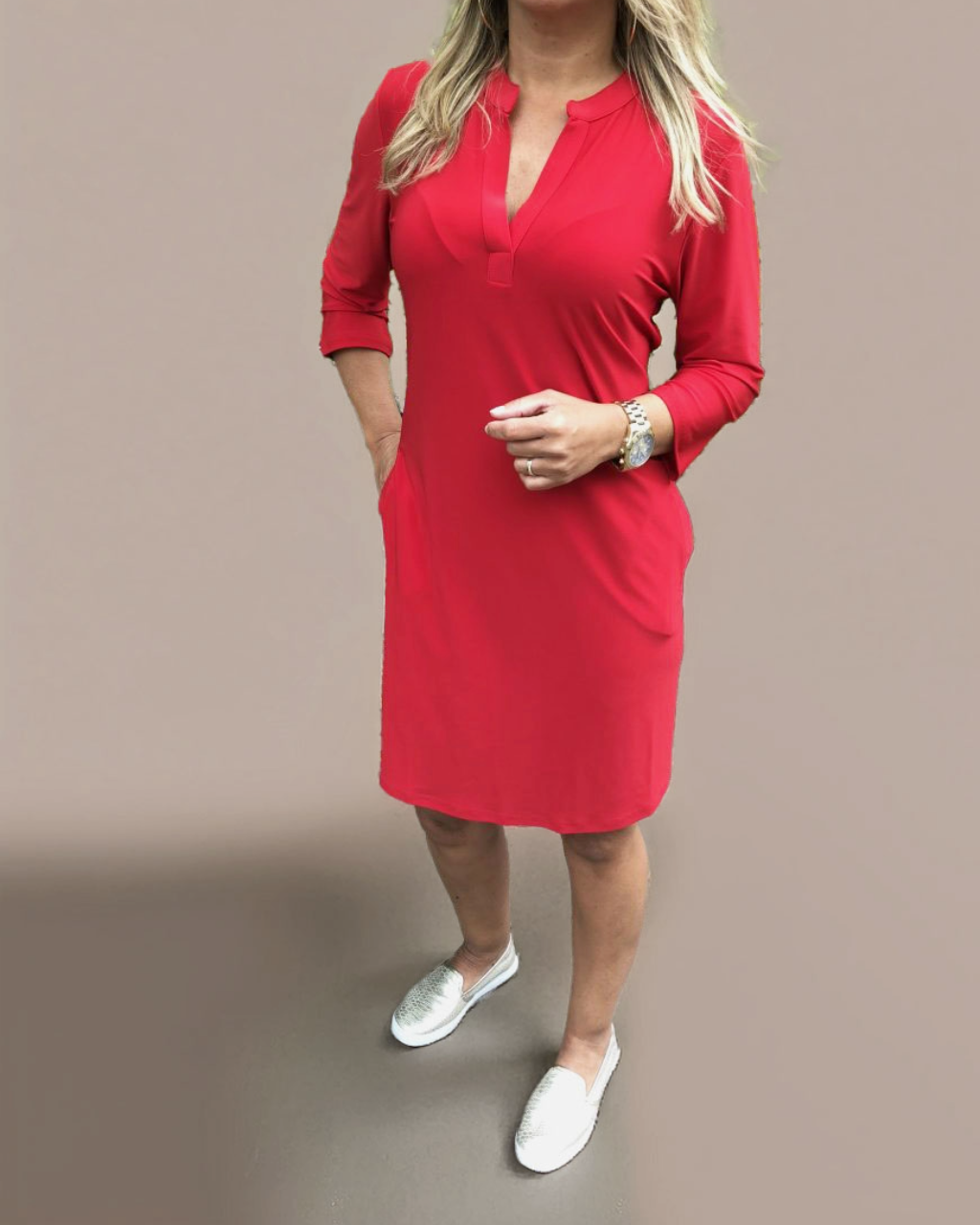 LOUISA - JEDNOLITE SUKIENKA Z DEKOLTEM W SERCIE