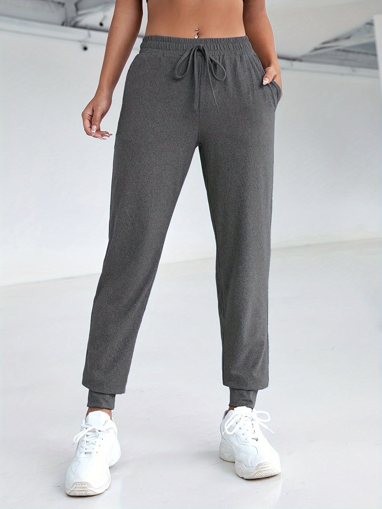 Lara | Czarnie casual spodnie sportowe z wysokim stanem i kieszeniami