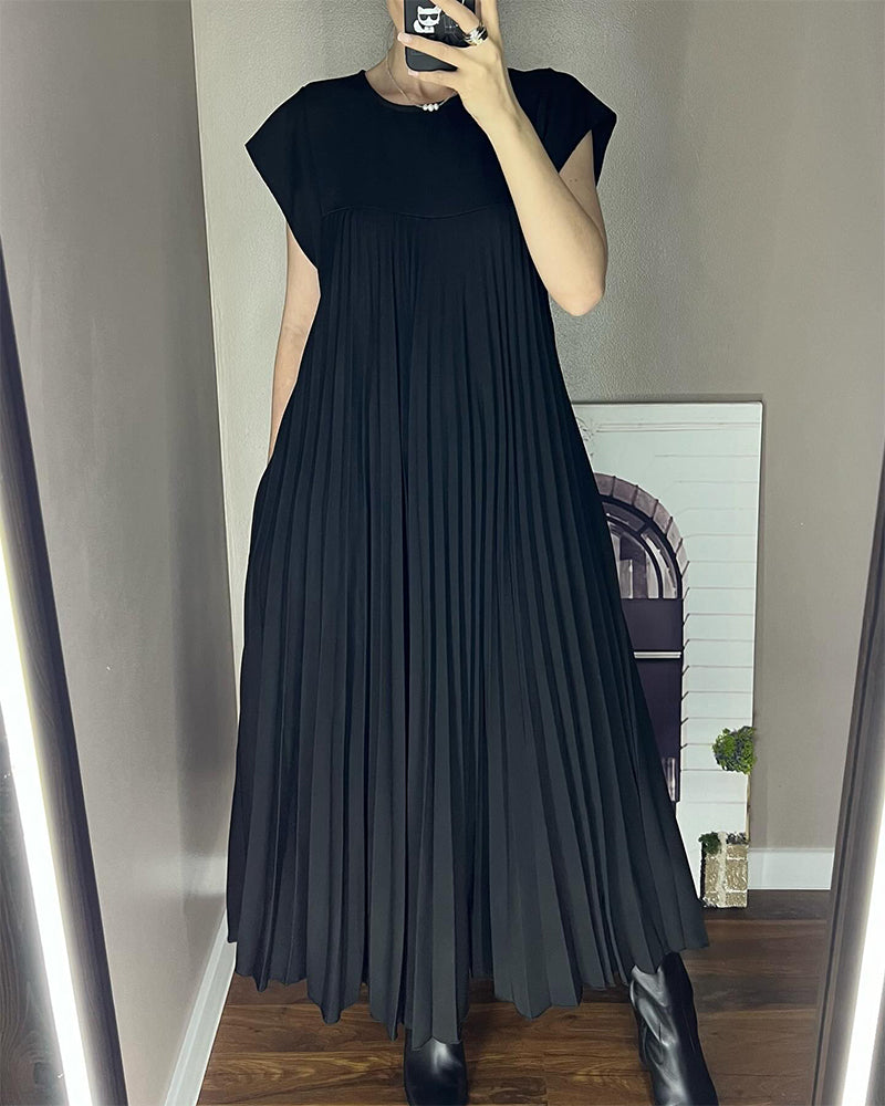 Sukienka bez rękawów, prosta, plisowana, elegancka