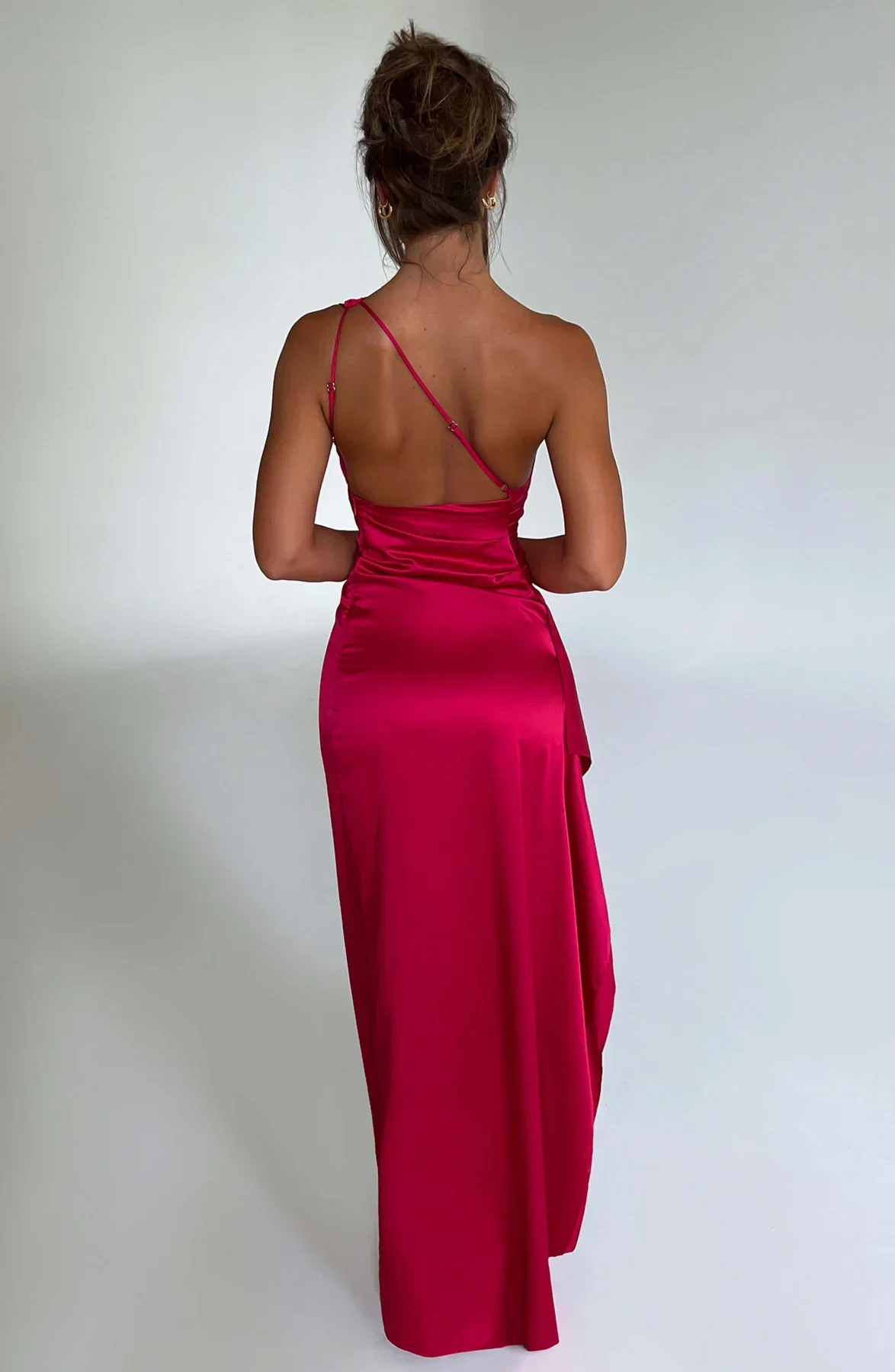 Yara – Asymetryczna Maxi-sukienka
