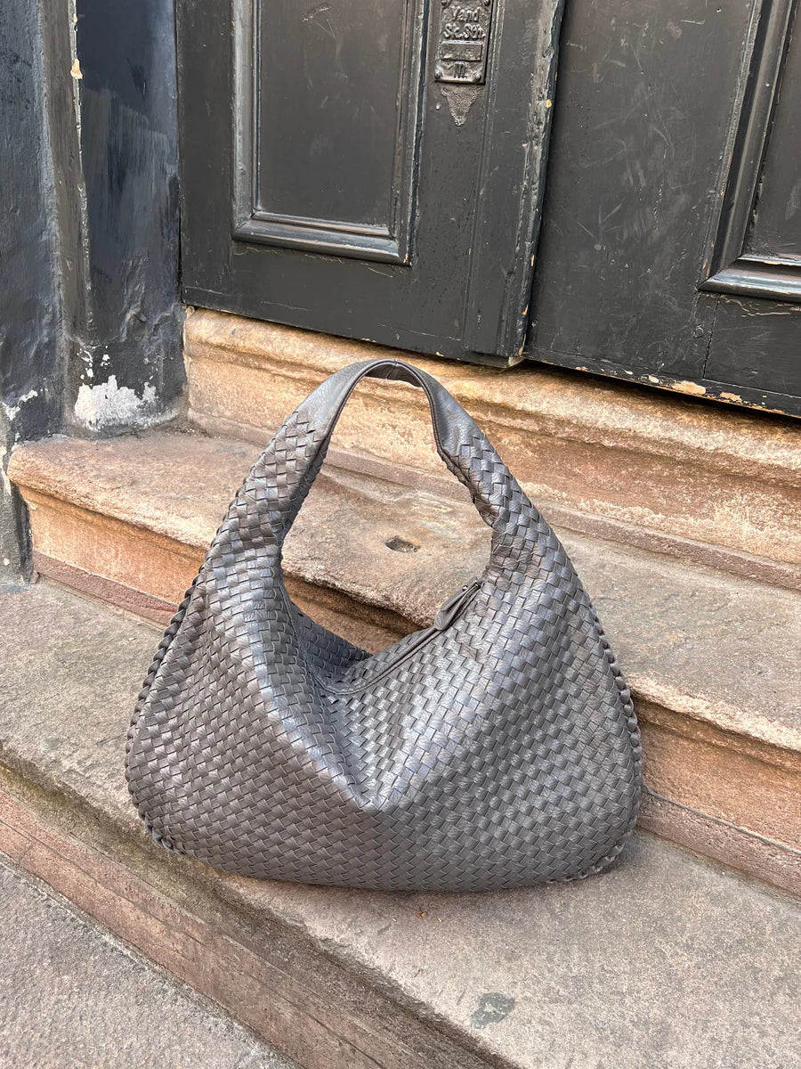 Woven handbag as a must-have