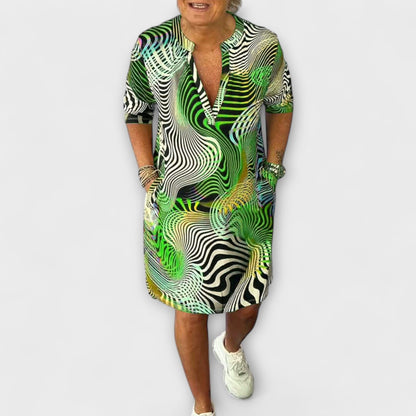 Liora - Kolorowa Sukienka z Dekoltem w Serek