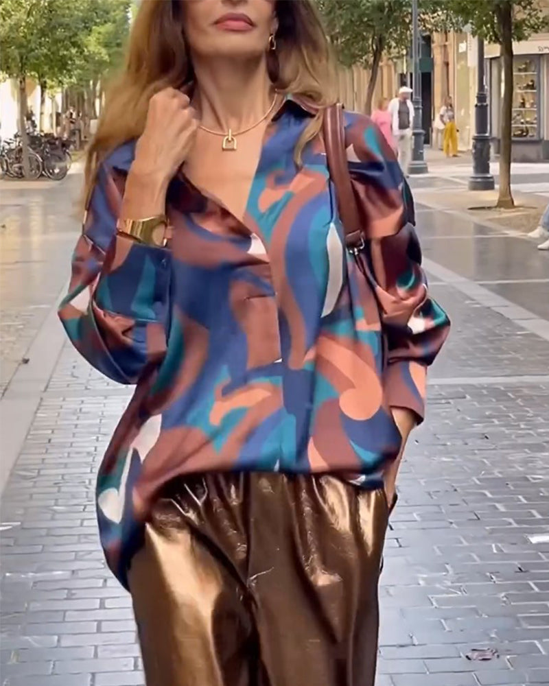 Bluzka w stylu retro z dekoltem w serek i długimi rękawami