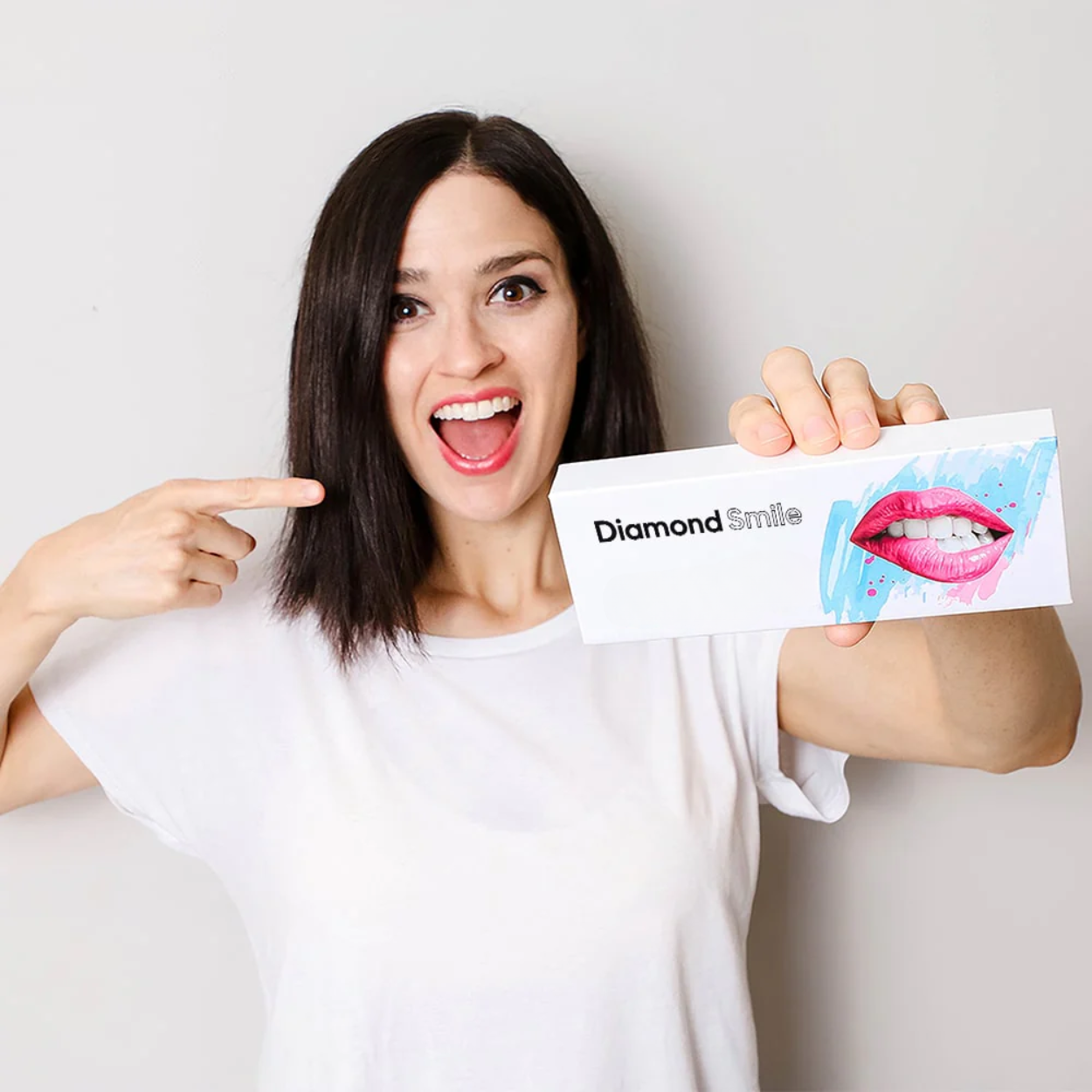 1+1 GRATIS | Pióro do wybielania zębów Diamond Smile