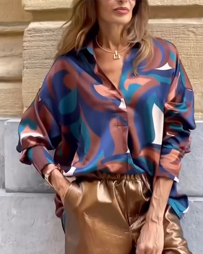 Bluzka w stylu retro z dekoltem w serek i długimi rękawami