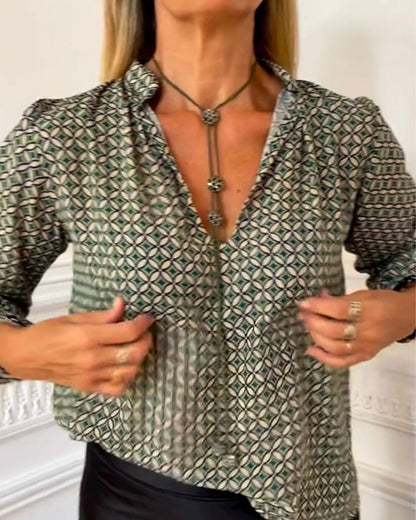 Ella | Casual blouse z dekoltem w serek i geometrycznym wzorem