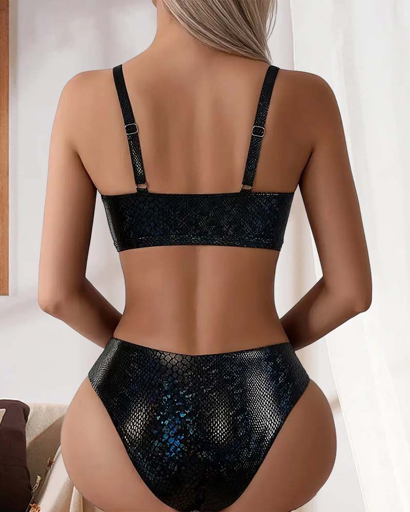 Bikini z nadrukiem węża i wiązaniem na klatce piersiowej, wysokim stanem i trójkątem