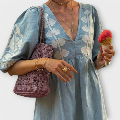 Drukowana sukienka dla bezwysiłkowej elegancji