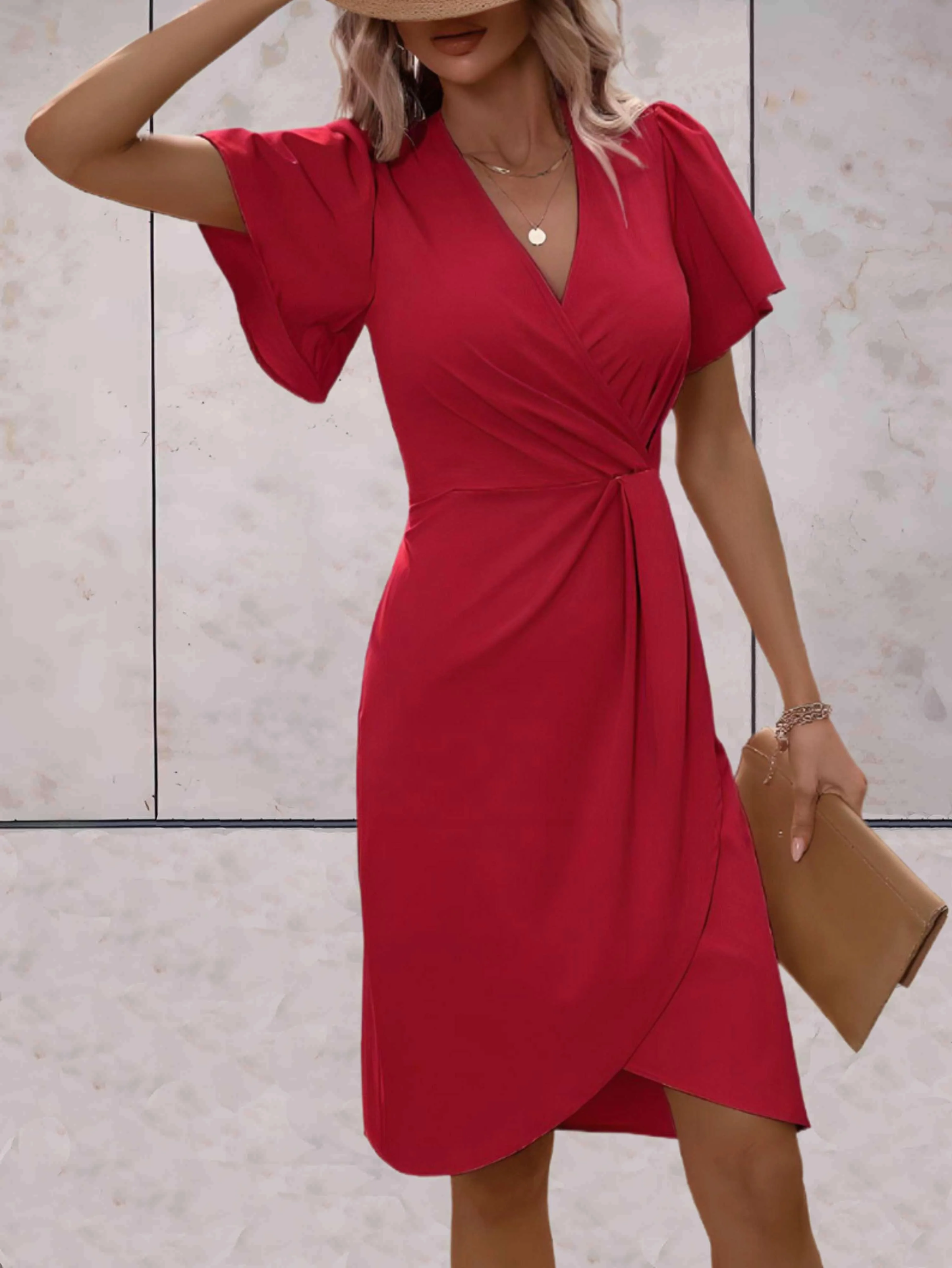 Sukienka kopertowa z dekoltem w serek – Elegancka midi z rękawami motylkowymi