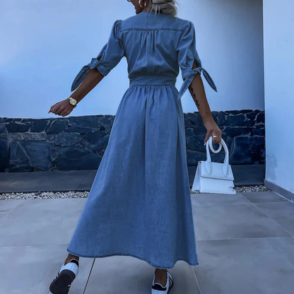 Sukienka maxi z denimu – Model na guziki z wiązanymi rękawami