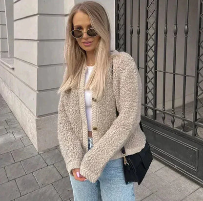 Damski kardigan z plisą guzikową - przytulny kardigan do noszenia na co dzień