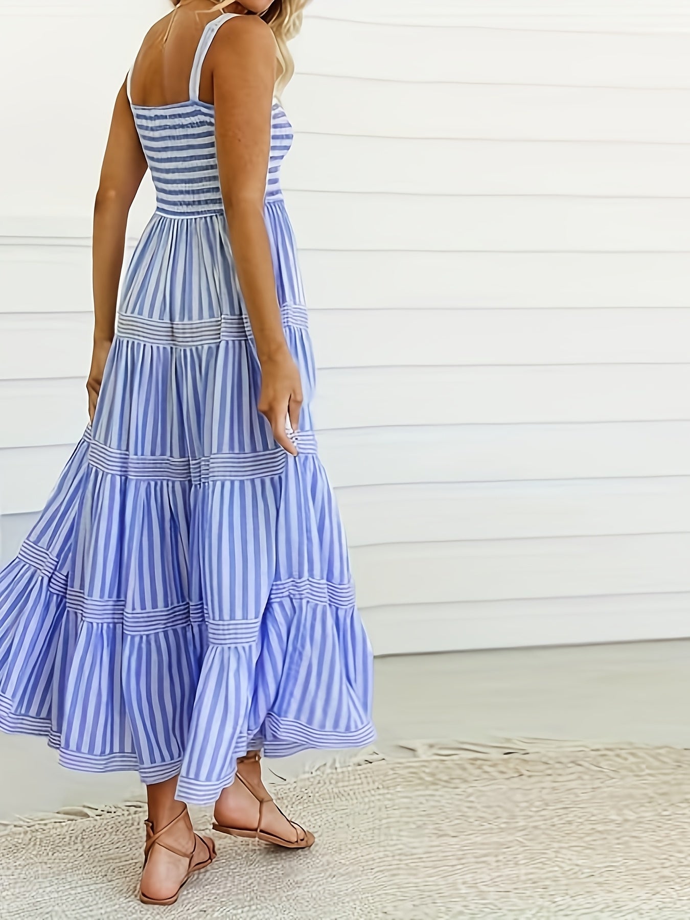 Darla | Stylowa Maxi Sukienka w Paski z Eleganckim Krojem