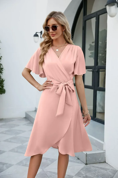 Elegancka sukienka w stylu kopertowym dla kobiet – Krótka letnia sukienka z dekoltem w kształcie V i paskiem w talii