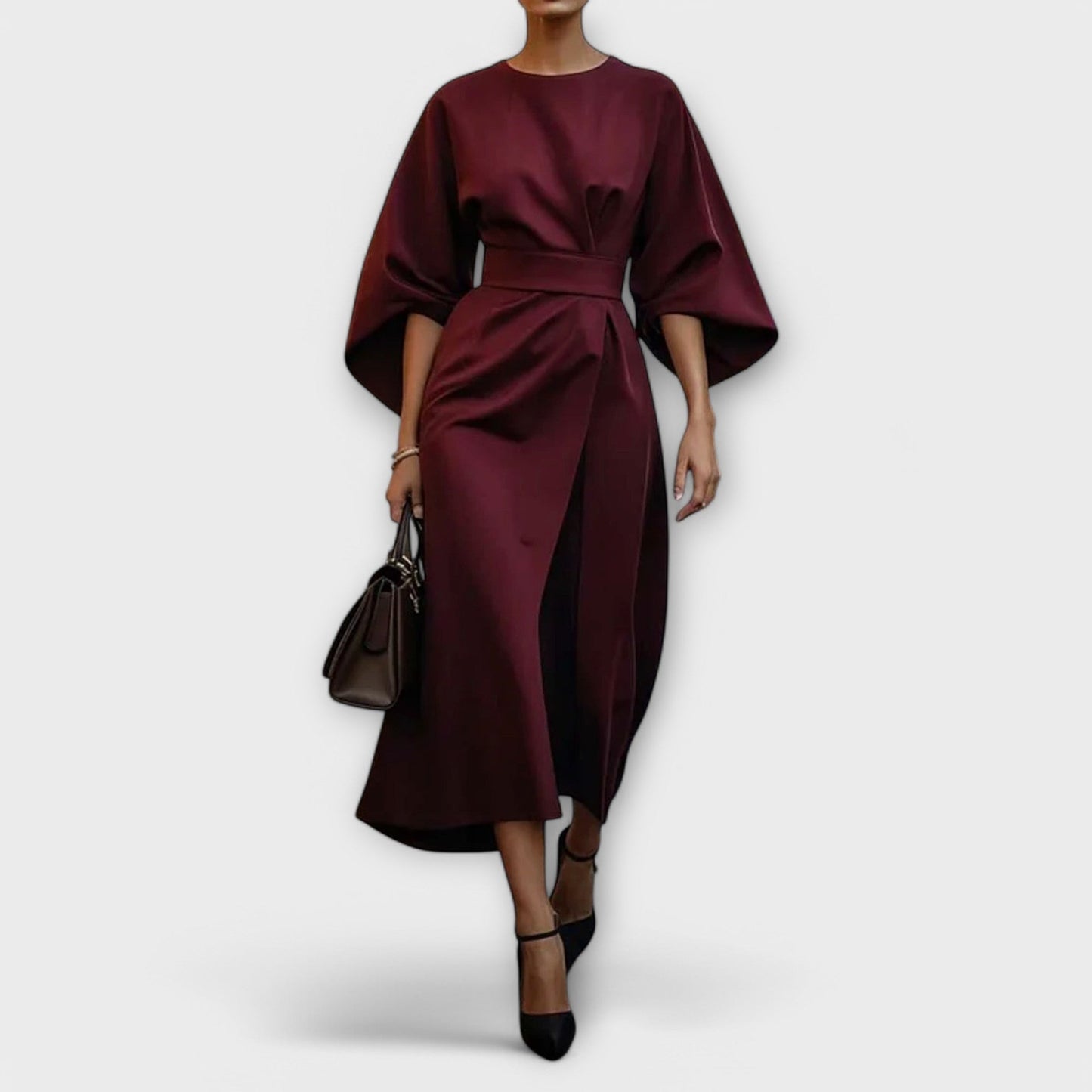 Elegancka sukienka z rękawami