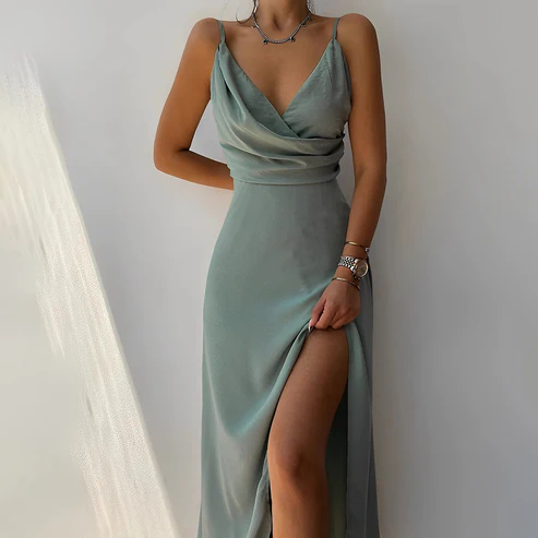 Aurora – Elegancka Maxi Sukienka z Ramiączkami