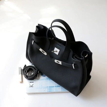 Torebka damska – Klasyczny design i eleganckie wykończenie