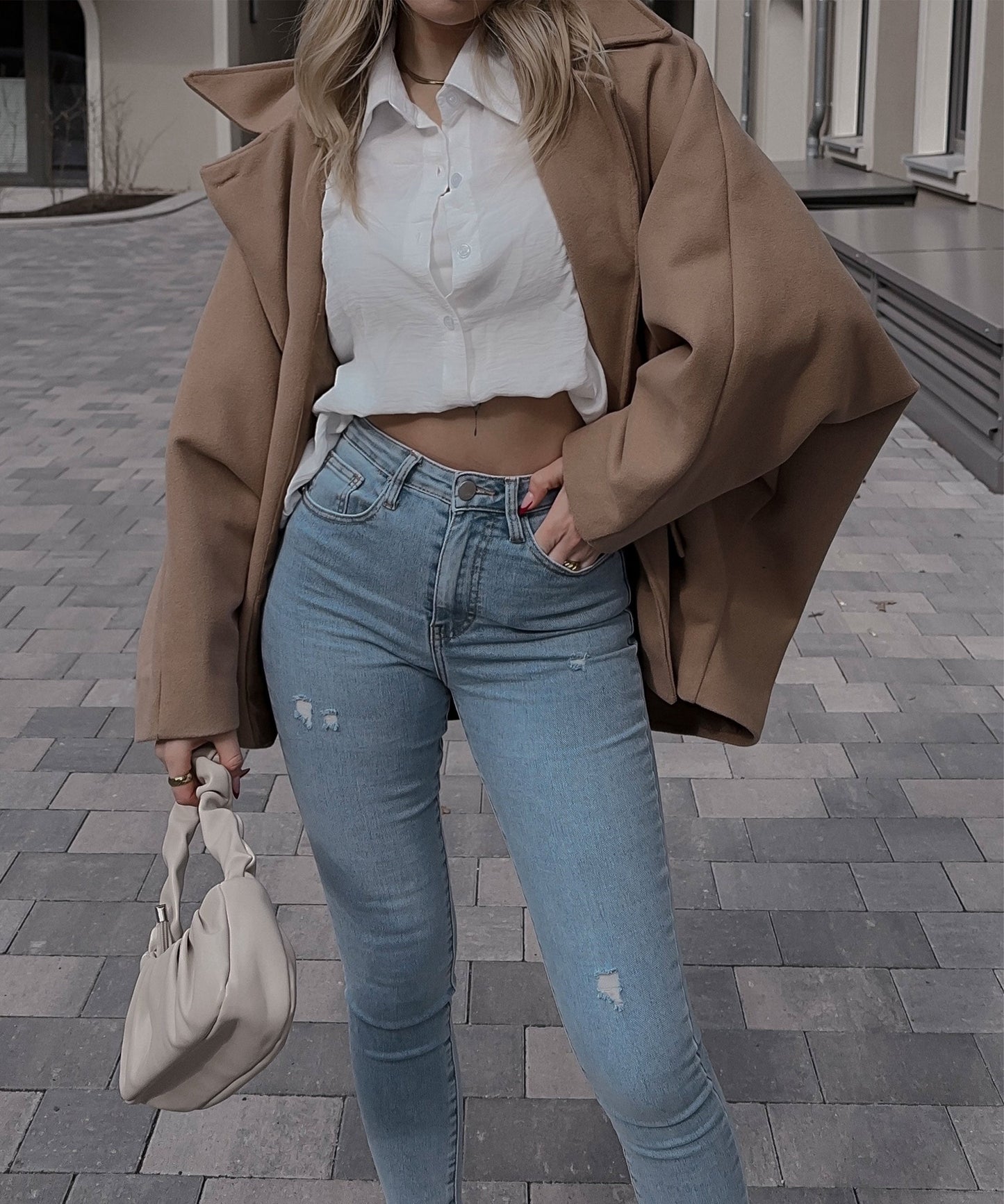 Diona | Biała