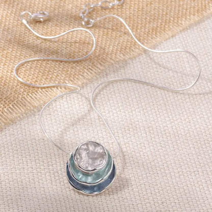 Naszyjnik warstwowy z medalionem – Elegancja