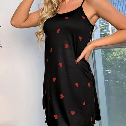 Nina | Sukienka nocna z nadrukiem serca i falbanami