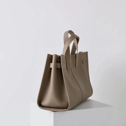 Torebka damska – Klasyczny design i eleganckie wykończenie