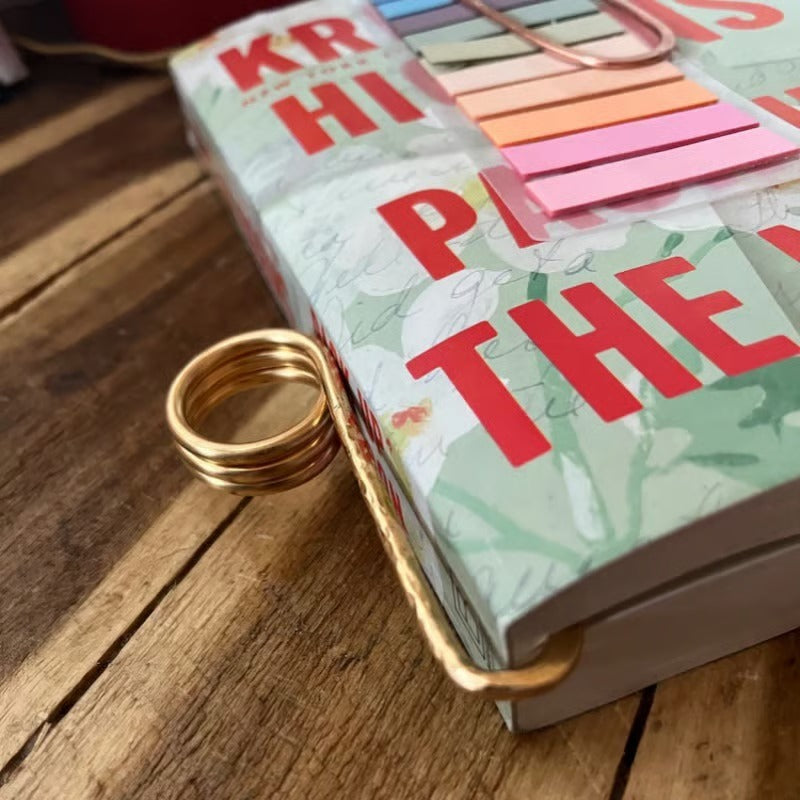 ReadEase - Trzymaj swoją książkę otwartą bez rąk i czytaj w czystym komforcie (1+1 gratis w cenie z 50% zniżką)