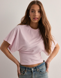 Amaya – Modna T-shirt z Szerokimi Rękawami