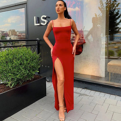 Sukienka Jasmin Maxi Bodycon z Ramiączkami i Rozcięciem na Boku dla Olśniewającego Klasycznego Wieczorowego Looku