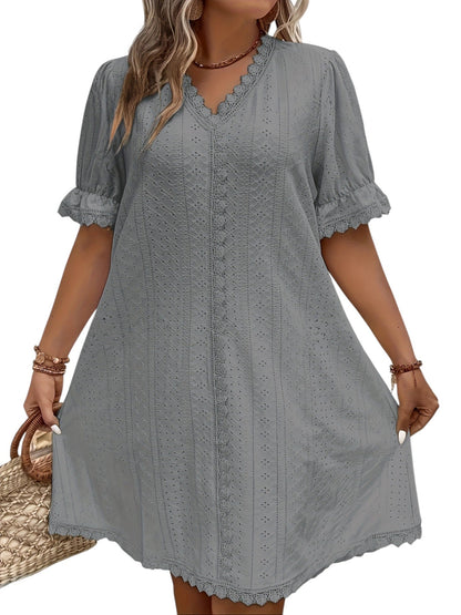 Sukienka damska plus size – z dekoltem V i eleganckim krojem