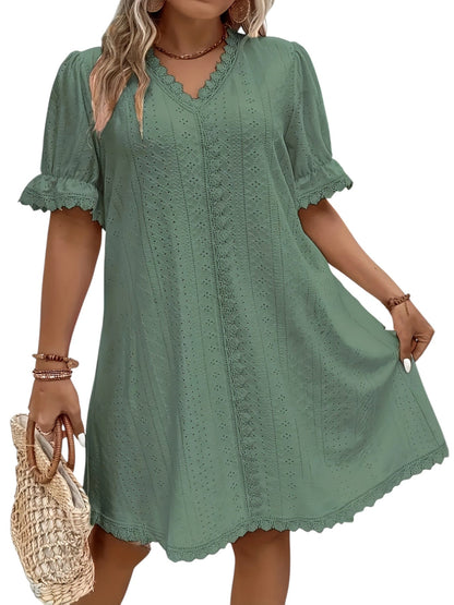 Sukienka damska plus size – z dekoltem V i eleganckim krojem