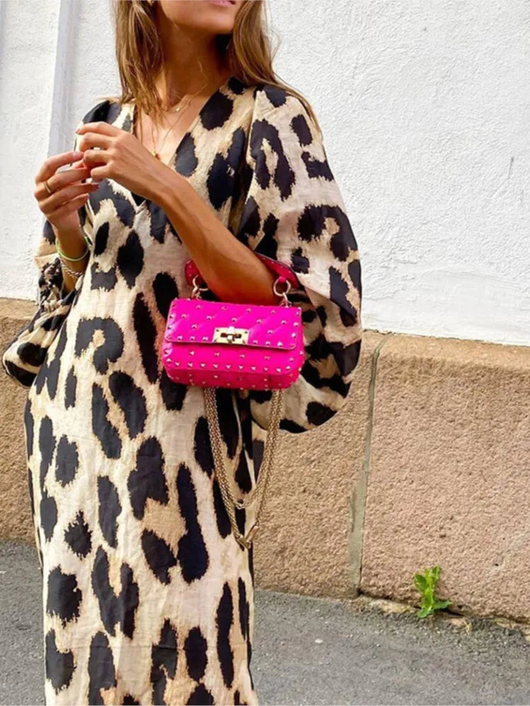 Sukienka Maxi w Panterkę – Odważny i Modny Styl