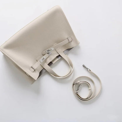 Torebka damska – Klasyczny design i eleganckie wykończenie